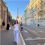 Titulada en bachillerato con capacidad de impartir clase a alumnos de la ESO y primaria.